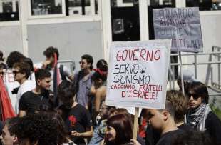 protesta degli studenti della sapienza contro la visita di mattarella 16