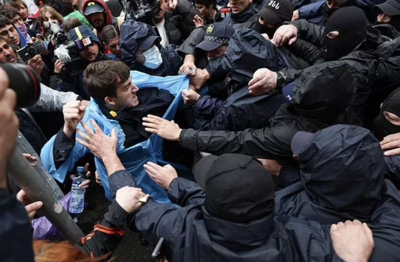 proteste contro la legge sugli agenti stranieri a tbilisi, georgia 19