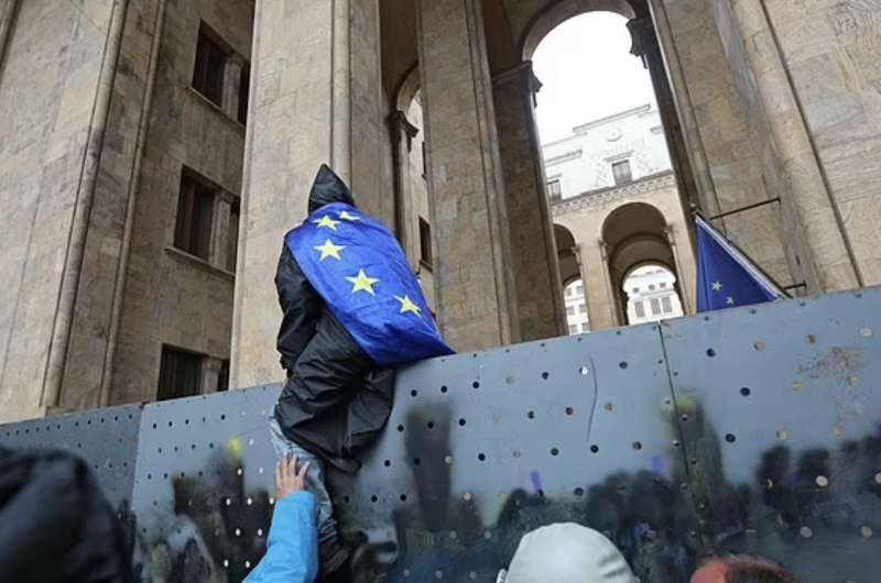 proteste contro la legge sugli agenti stranieri a tbilisi, georgia 5