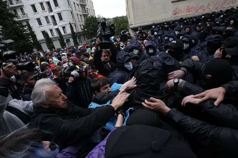 proteste contro la legge sugli agenti stranieri a tbilisi, georgia 6