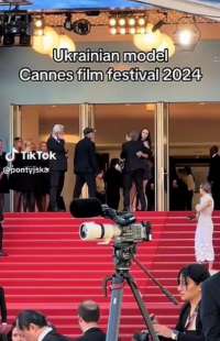 sawa pontyjska strattonata da una addetta della sicurezza a cannes 2