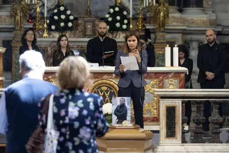 stella di mare   al funerale di franco di mare   