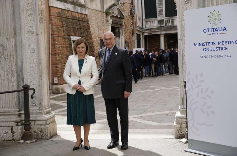 vera jourova carlo nordio g7 venezia