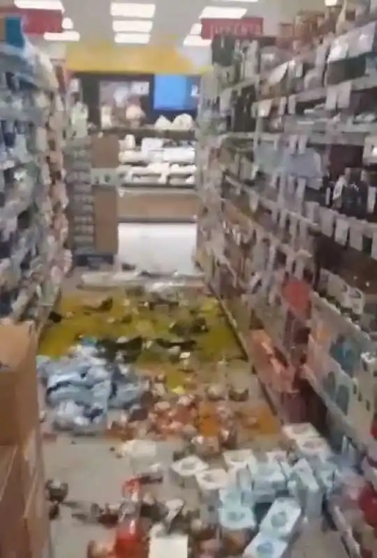 VIDEO DEL TERREMOTO AI CAMPI FLEGREI