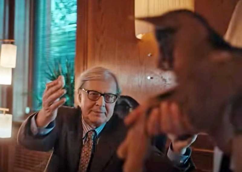 vittorio sgarbi nel video miu miu di tony effe