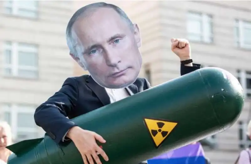 VLADIMIR PUTIN E LE ARMI NUCLEARI

