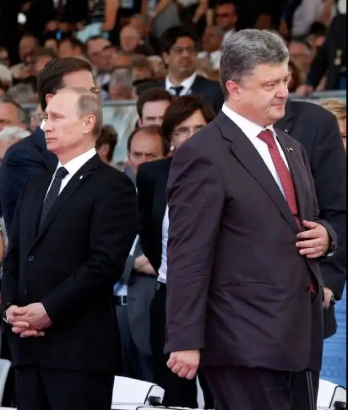 VLADIMIR PUTIN E PETRO POROSHENKO IN NORMANDIA - 2014 