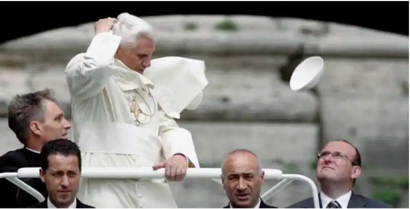 PADRE GEORG PAOLO GABRIELE PAPA BENEDETTO XVI 