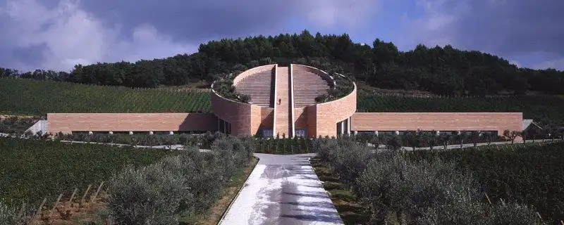 cantina petra a suvereto di mario botta 