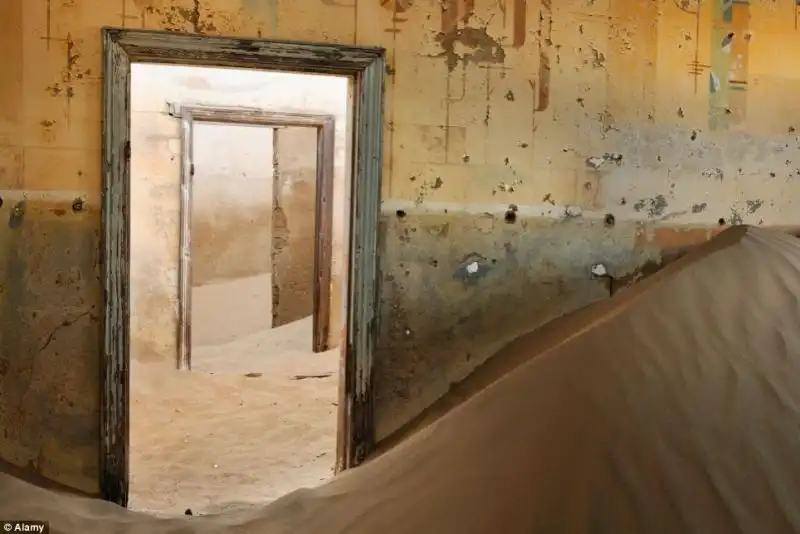 CITT FANTASMA DI KOLMANSKOP IN NAMIBIA 