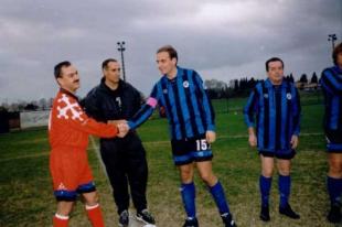 enrico letta con la maglia del pisa nel novantacinque