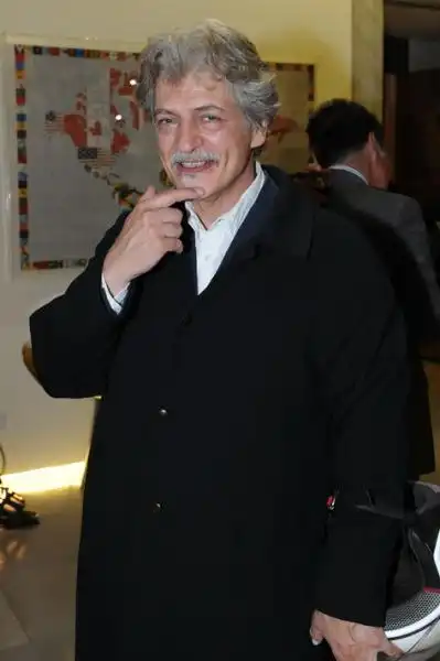 Fabrizio Bentivoglio 