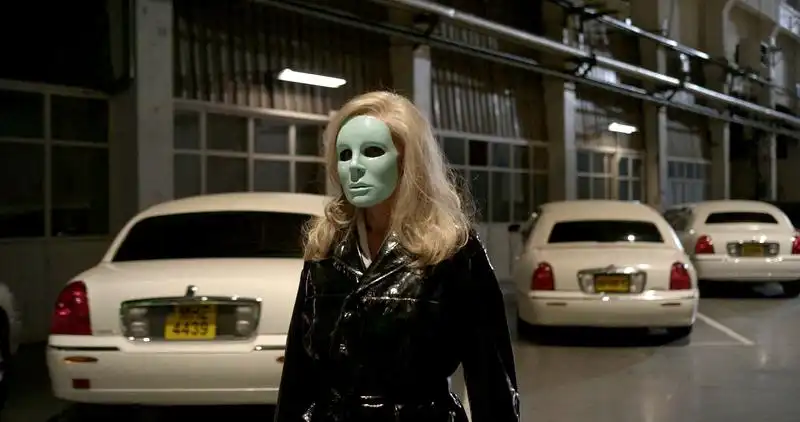 HOLY MOTORS DI LEOS CARAX 