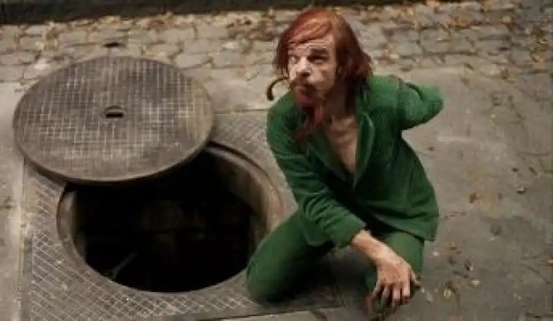 HOLY MOTORS DI LEOS CARAX 