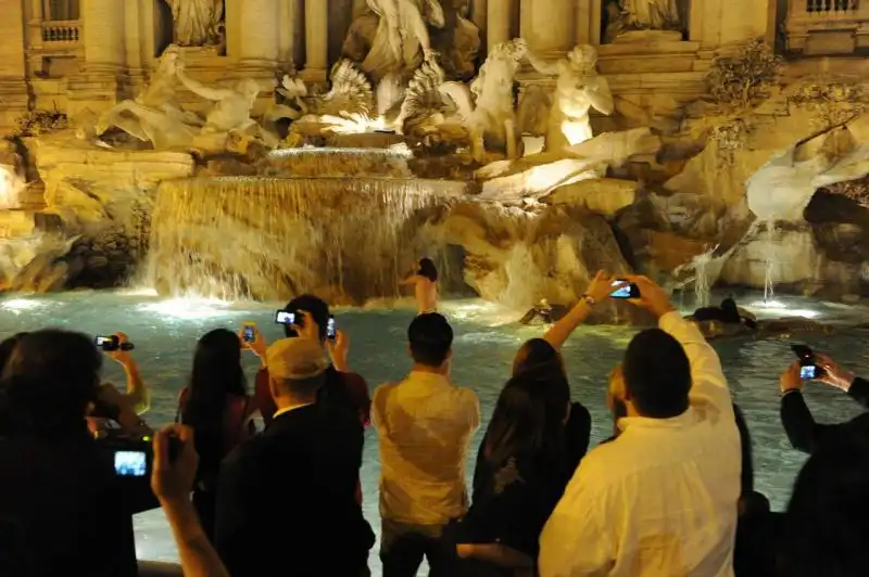 Paolini fotografato dal pubblico 