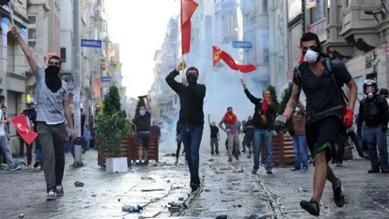 proteste in turchia contro il governo erdogan 