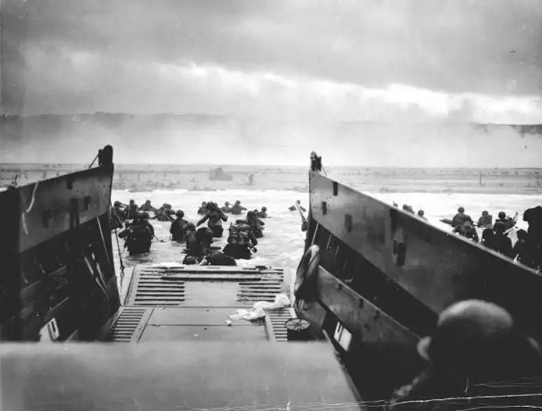 ROBERT CAPA IL D DAY A OMAHA BEACH IN NORMANDIA 