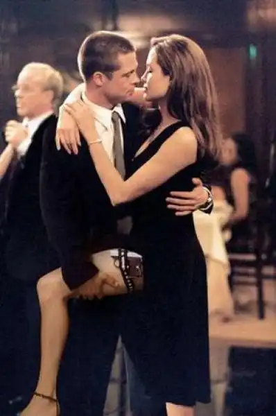 MR AND MRS SMITH ANGELINA JOLIE E BRAD PITT 