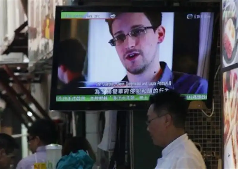 SNOWDEN ALLA TV DI HONG KONG INTERVISTA DEL GUARDIAN 