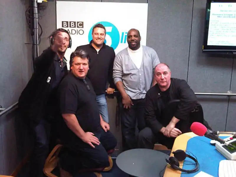 LO STAFF DI FIGHTING TALKS SU BBC RADIO 