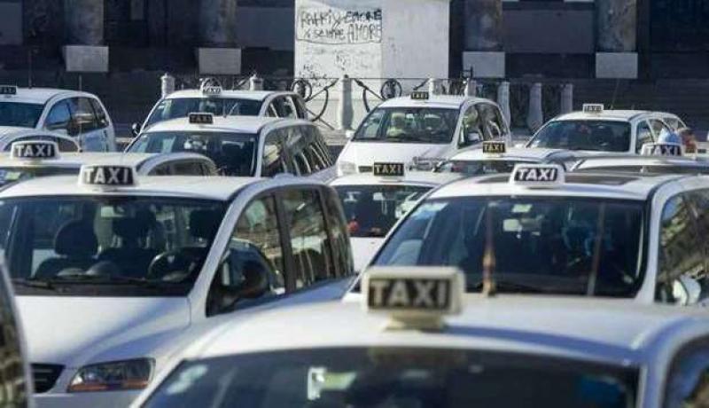 TAXI A NAPOLI