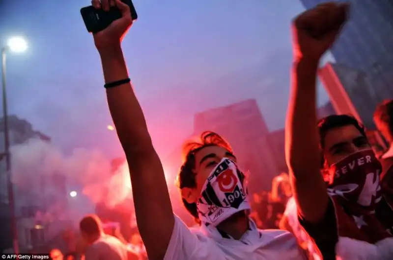 TURCHIA PROTESTE E SCONTRI A PIAZZA TAKSIM 