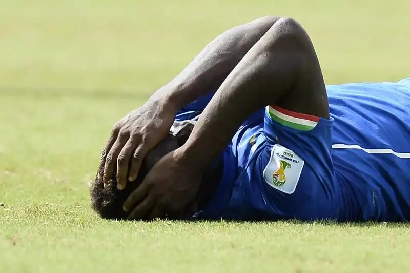 balotelli in italia uruguay 1