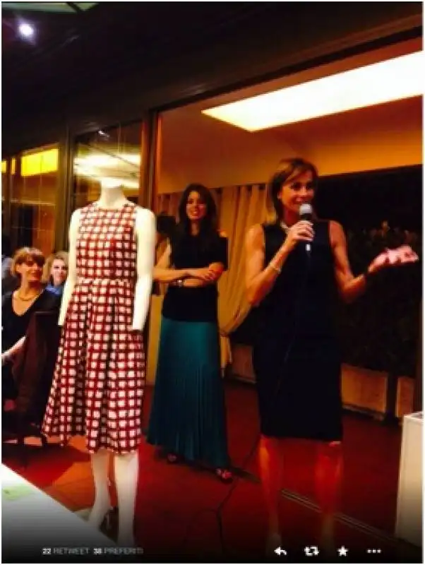 cristina parodi mette all asta il vestito copia di michelle obama