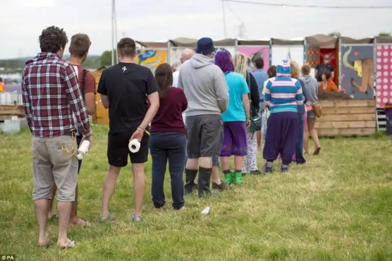 fila ai bagni a glastonbury