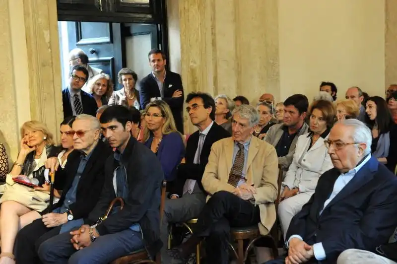 invitati alla presentazione di ritratti italiani