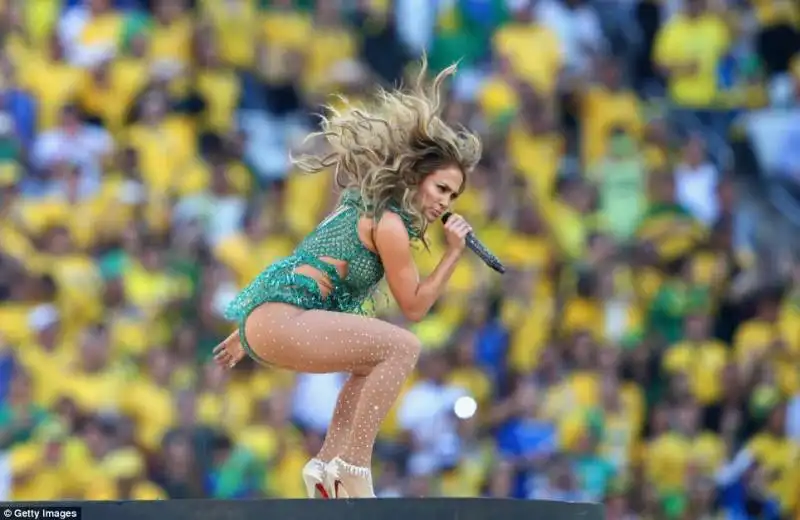 jlo apre la cerimonia inaugurale dei mondiali