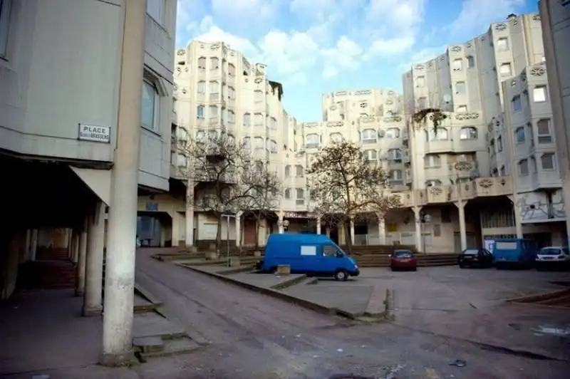 la banlieue parigina di pierrefitte sur seine