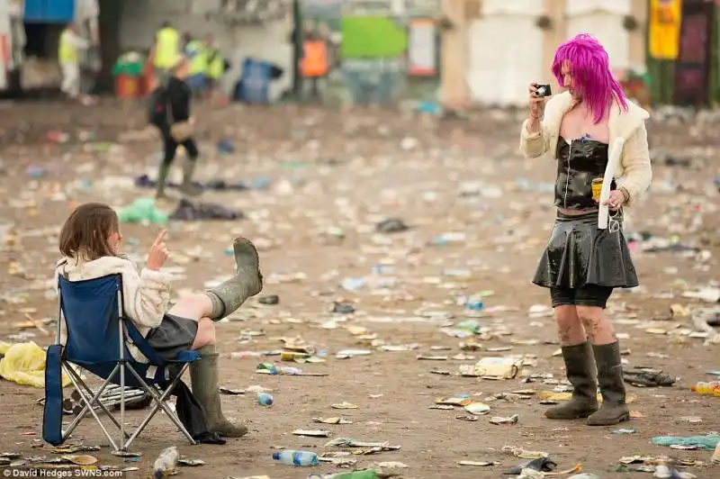 nel fango di glastonbury