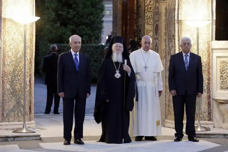 papa francesco riceve abu mazen shimon peres e fouad twal 23