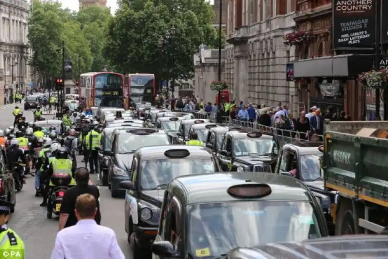 protesta tassisti a trafalgar square