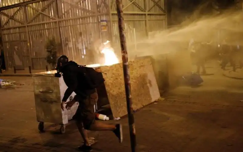 PROTESTE E SCONTRI A PIAZZA TAKSIM 2