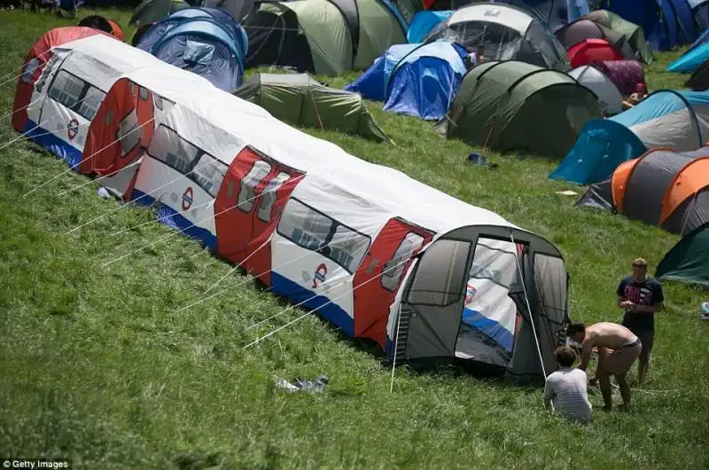 tenda vagone a glastonbury