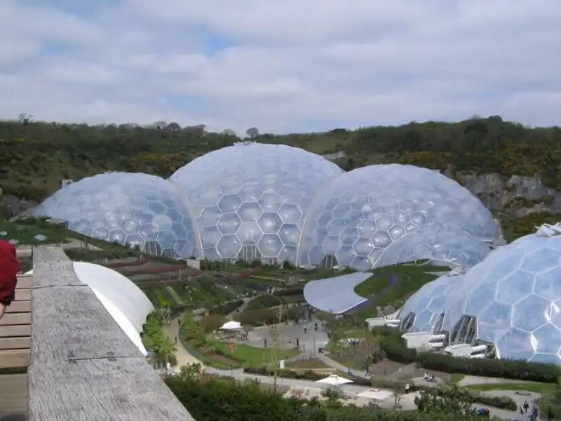 11. eden project (united kingdom)