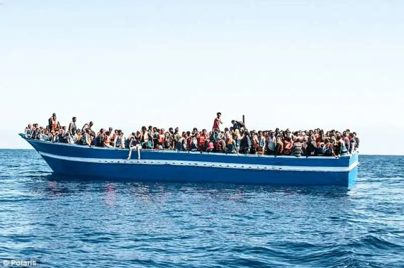 barcone di eritrei verso l europa