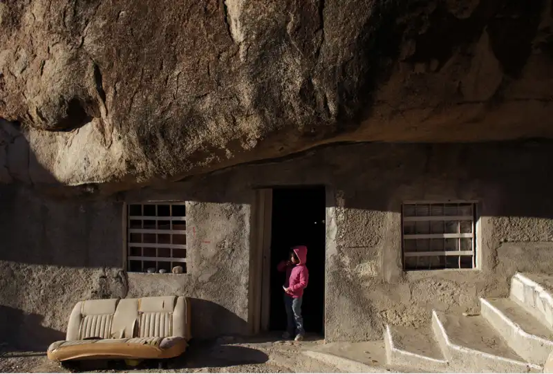 casa sotto la roccia in messico