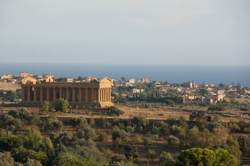 CASE ABUSIVE NELLA VALLE DEI TEMPLI DI AGRIGENTO