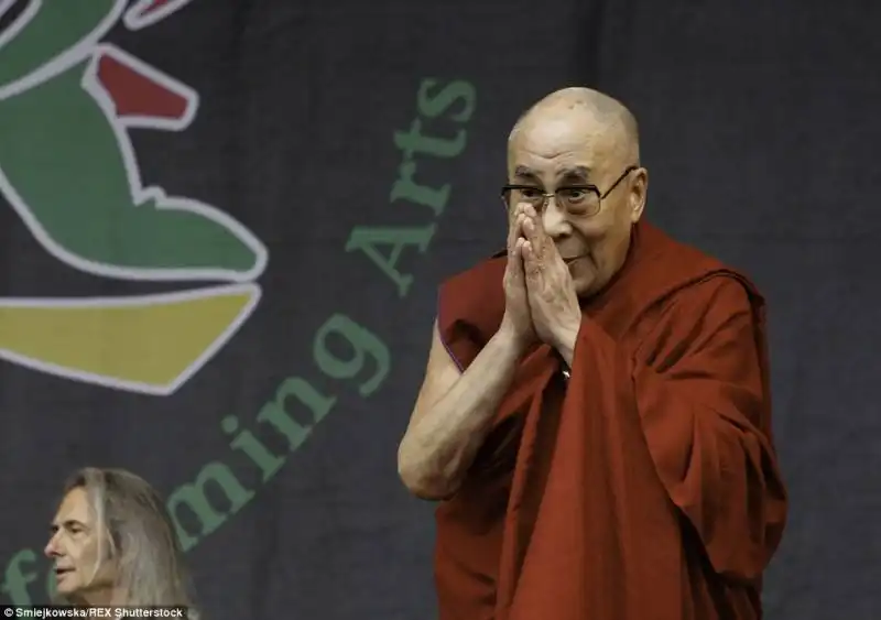 dalai lama a glasto