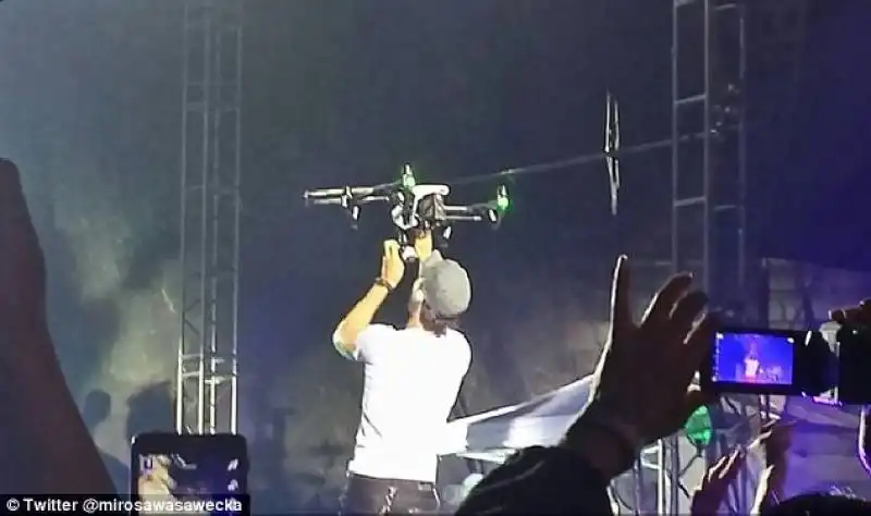 enrique iglesias  drone