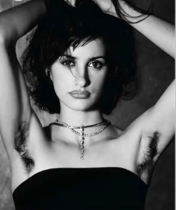 folta ascella di penelope cruz