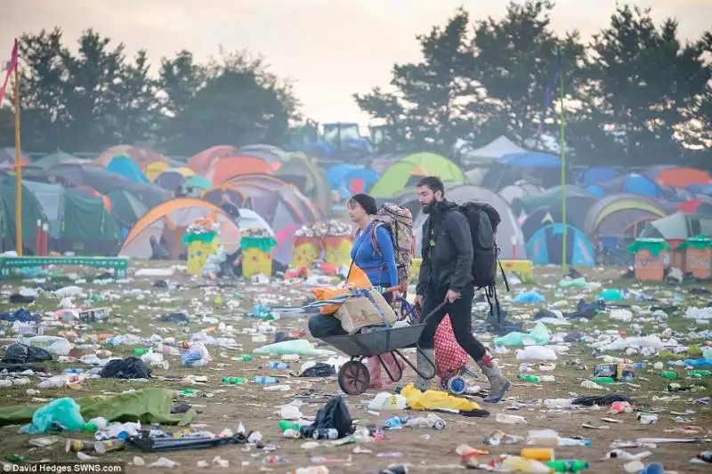 glastonbury   la fine2