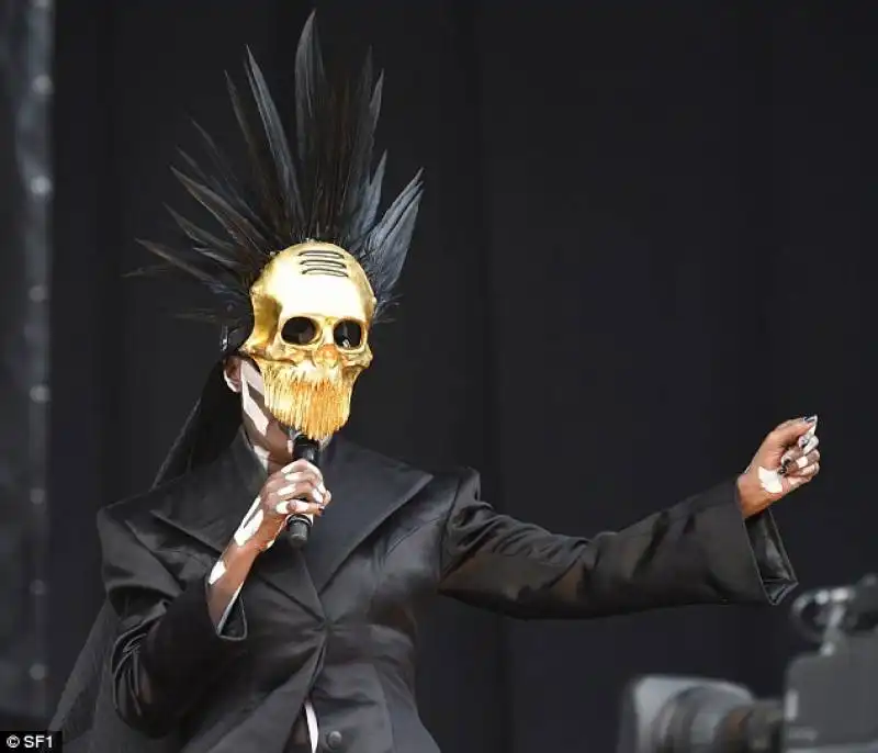 grace jones in maschera