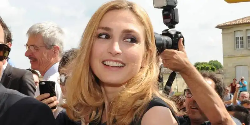 JULIE GAYET