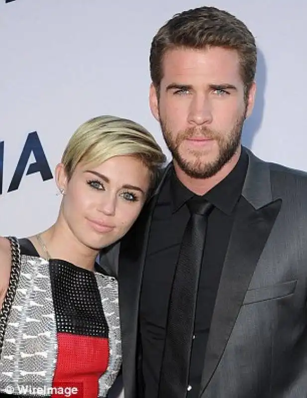 miley con ex liam hemsworth