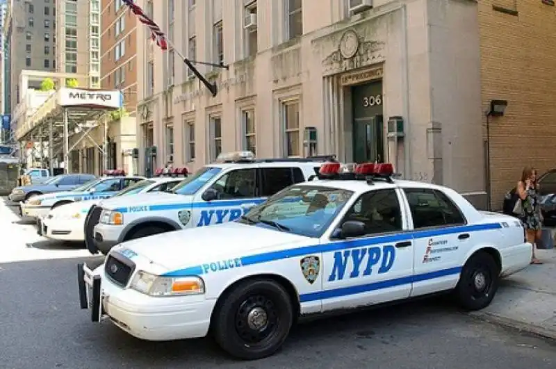 NEW YORK POLIZIA