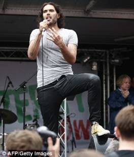 russell brand con gli skinny